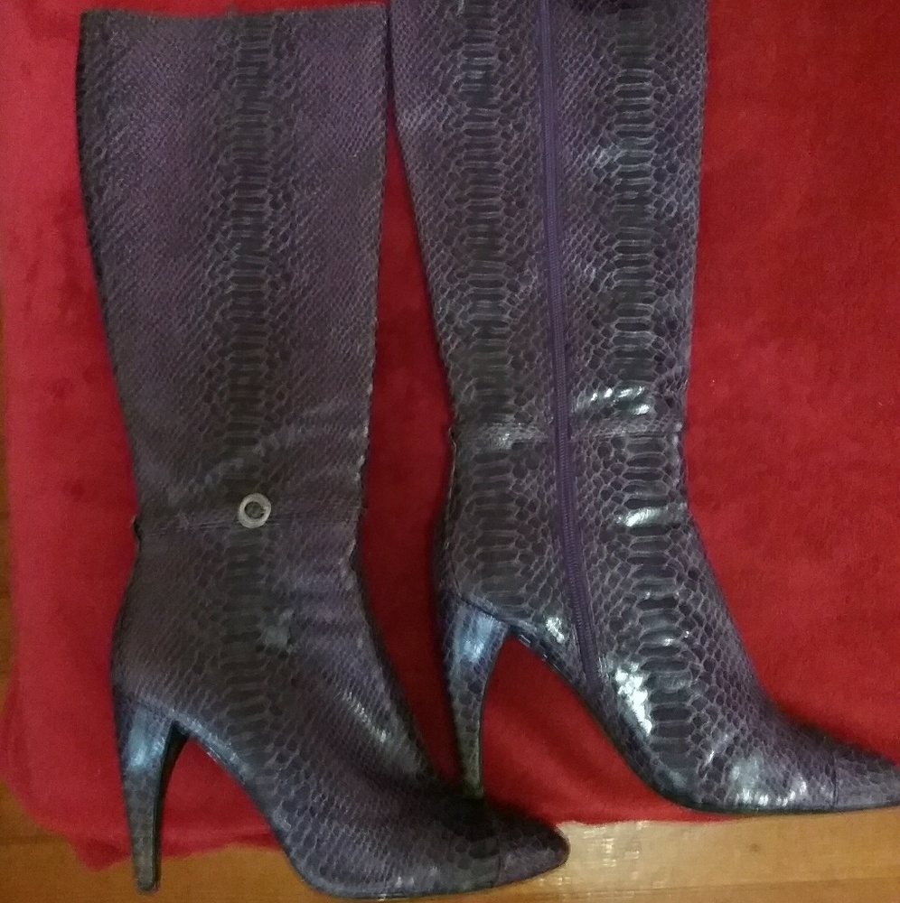 PURPLE HEELED BOOTS